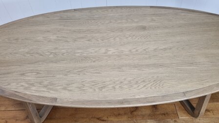 Eetkamer tafel Ovaal naturel rustiek massief eikenhout 230 x 110cm