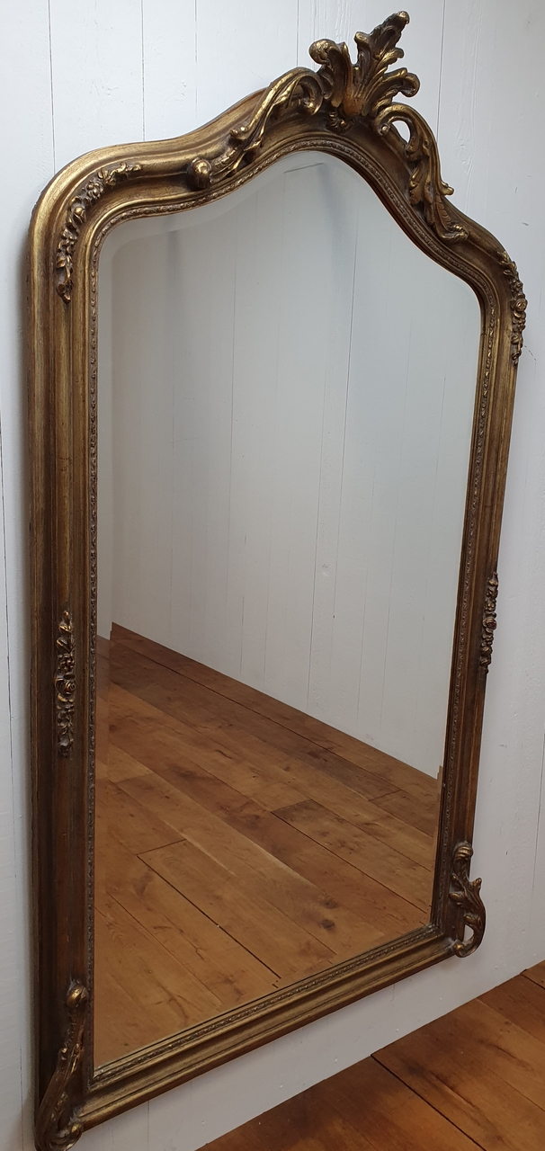 schuld enz Vervelend Franse Brocante spiegel in gouden lijst - Toro Interior Design - Exclusief  interieur in Maastricht