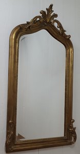 Franse spiegel met koof en krullen onderaan de lijst - Toro Interior - Exclusief in
